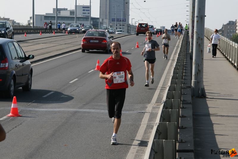 Plus Budapest Marathon, maraton futás hídon