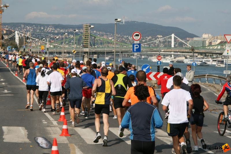 Budapest Marathon budapest_marathon_9522.jpg Budapest Marathon in Hungary, budapest marathon runners 9522.jpg
