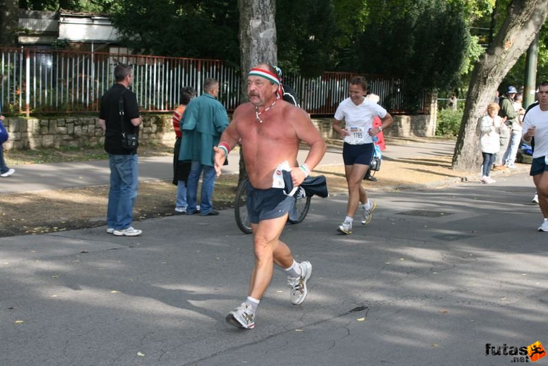 Budapest Marathon budapest_marathon_9839.jpg Budapest Marathon in Hungary, budapest marathon runners 9839.jpg