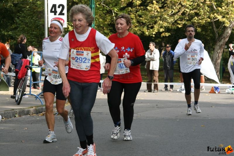 Budapest Marathon budapest_marathon_9906.jpg Budapest Marathon in Hungary, budapest marathon runners 9906.jpg