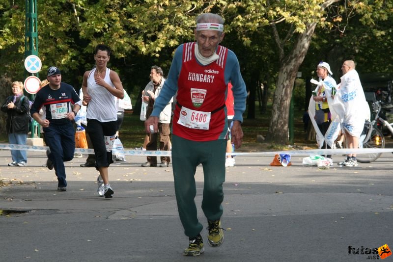 Budapest Marathon Ötvös Ferenc, 81 years old, 30 kilometers Budapest Marathon in Hungary,, Ötvös Ferenc, 81 years old, 30 kilometers