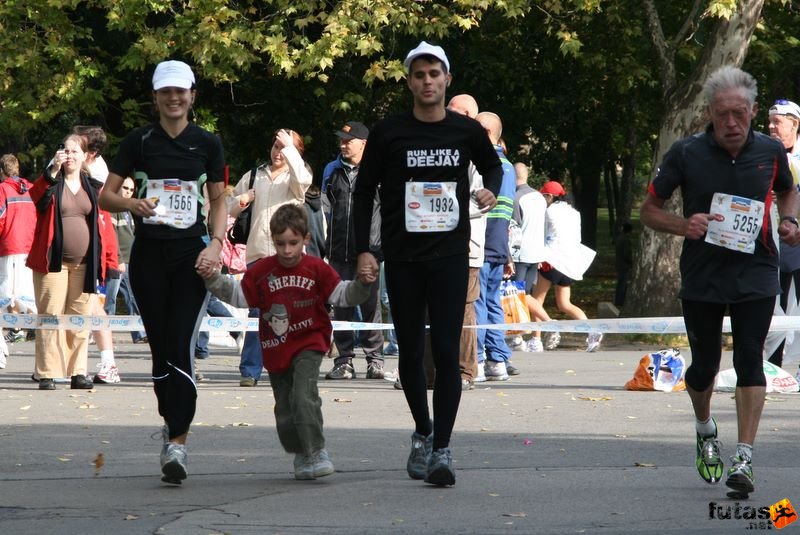 Budapest Marathon Móriczné Schmid Eszter, Móricz Vilmos Budapest Marathon in Hungary,, Móriczné Schmid Eszter, Móricz Vilmos