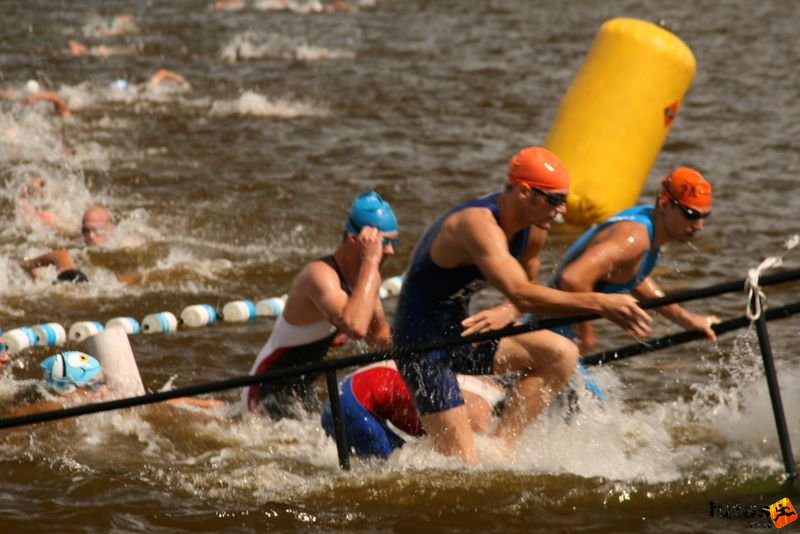 triatlon futás úszás kerékpározás