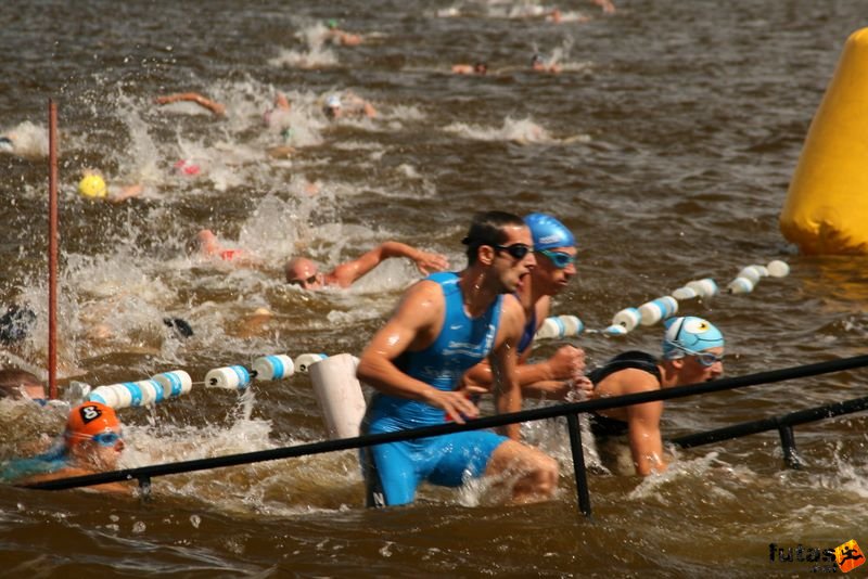 úszás a Dunában Fadd-Dombori triatlon
