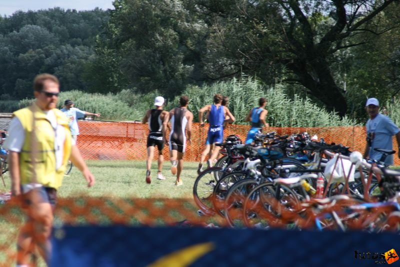 triatlon futás úszás kerékpározás