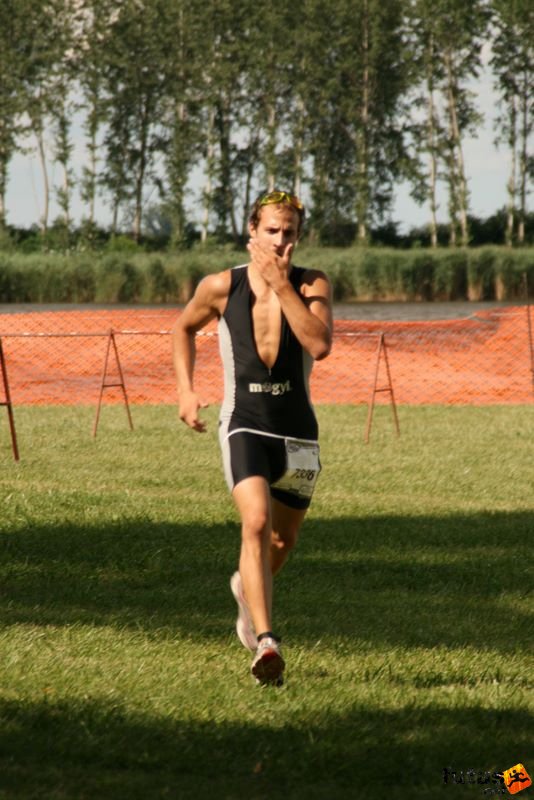 triatlon futás úszás kerékpározás