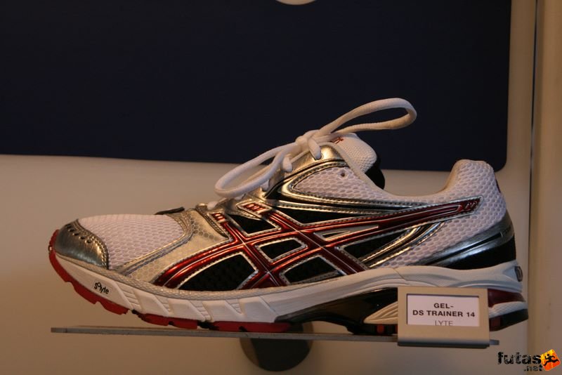 Prága Maraton futás praga_marathon_343.jpg asics gel ds trainer 14
