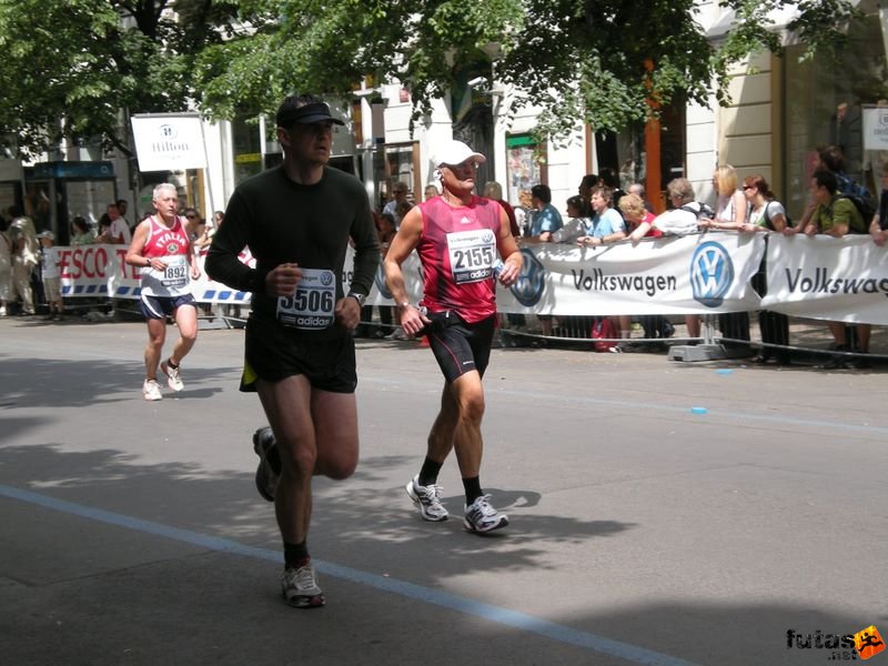 Prága Maraton futás praha_marathon_580.jpg Marathon runners at 42 km