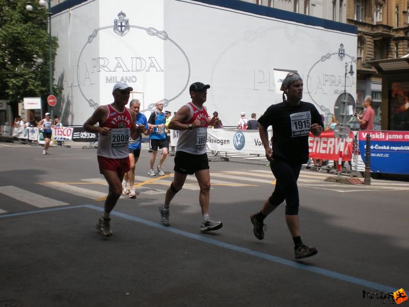 Prága Maraton futás praha_marathon_595.jpg Italian runners in Prague