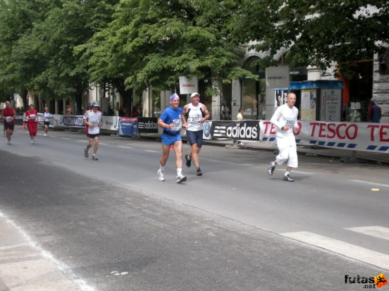 Prague Marathon Running praha_marathon_624.jpg Prague Marthon runners