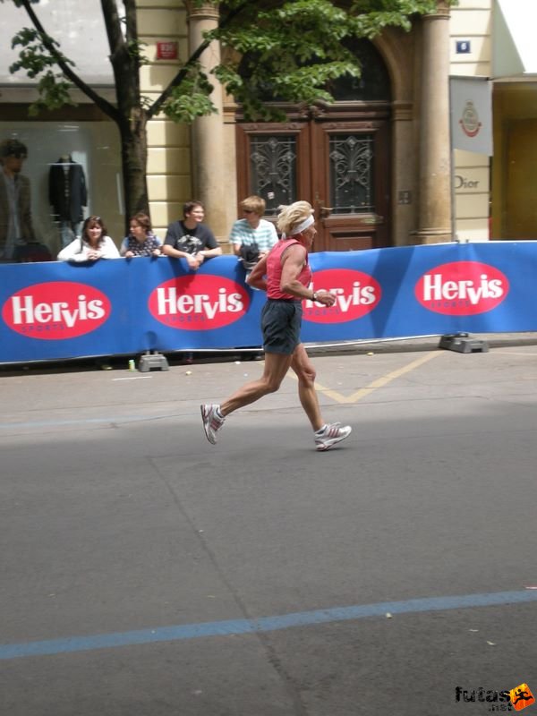 Prága Maraton futás praha_marathon_626.jpg marathon runner