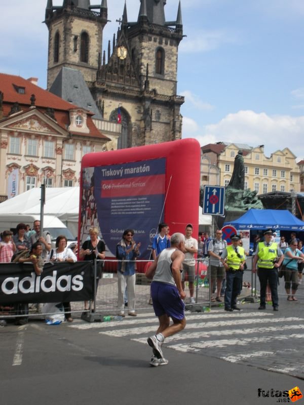 Prága Maraton futás praha_marathon_631.jpg Marathon runner