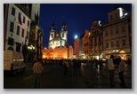 Prága Maraton futás Old Town Square at night