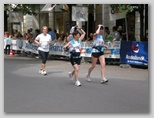 Prága Maraton futás happy marathon runners in Prague