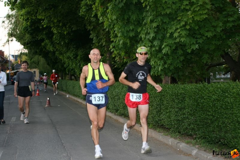 Sárvár futás este sarvar_running_8881.jpg Szabó Géza és Szabó Csaba 12 órás futók Sárvár futás este sarvar_running_8881.jpg Szabó Géza és Szabó Csaba 12 órás futók