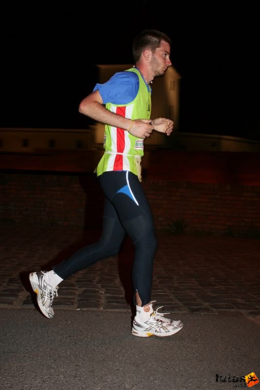 Sárvár futás este sarvar_running_9016.jpg Kerékgyártó Péter 24 órás futás