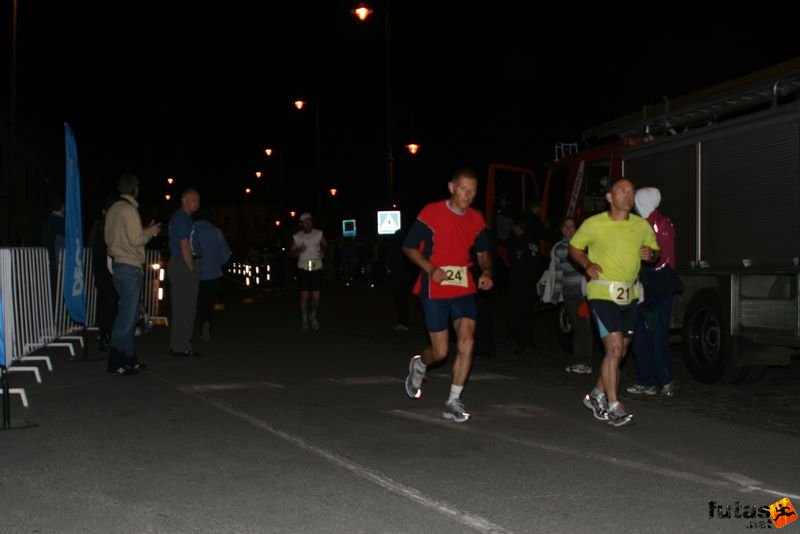 Sárvár futás este sarvar_running_9046.jpg sarvar_running_9046.jpg