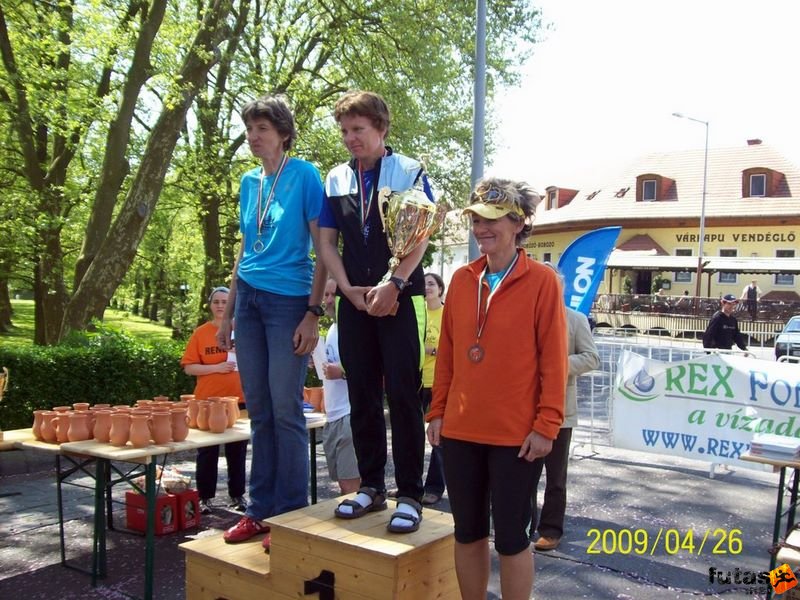 Sárvár futóverseny 254.jpg női 24 órás futás győztesek