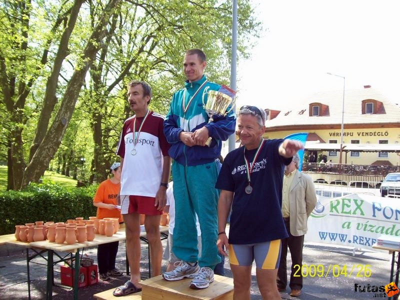 Sárvár futóverseny 256.jpg férfi 24 órás futás győztesek