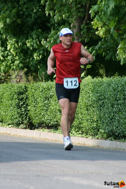Sárvár futás running sarvar_runners_8667.jpg Csike 12 órás futó