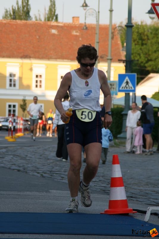 Sárvár futás sarvar_running_8848.jpg Bérces Edit a 24 órás Országos Bajnokság női győztese Sárvár futás running sarvar_running_8848.jpg Bérces Edit a 24 órás Országos Bajnokság női győztese