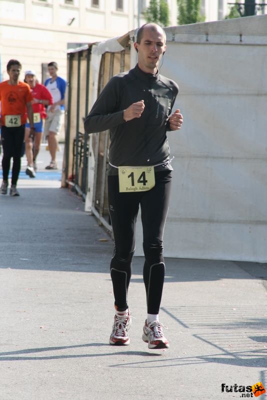 Sárvár 24 órás futók ultrafutás ultra_runners_9104.jpg Adi