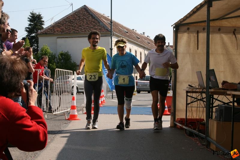 Sárvár 24 órás futók ultrafutás ultra_runners_9195.jpg ultrafutók msot már vidáman