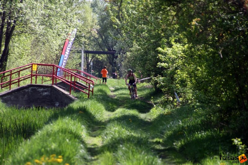 Terep Duatlon Aquincum-Mocsáros Terep Fesztivál terep_duatlon_080.jpg duatlon kerékpár fel a hídra