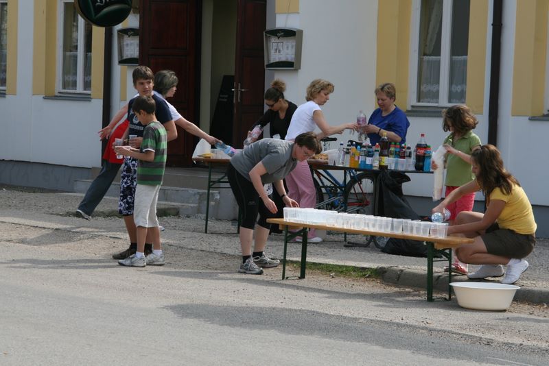 Tóparti Futóparti Futás Velence Sukoró Pákozd toparti_futoparti_futas_6050.jpg Pákozd frissítő állomás