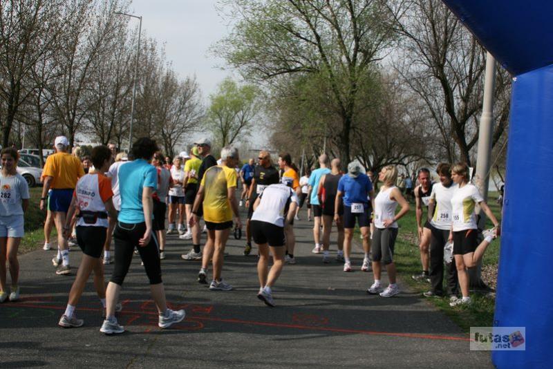 Tóparti Futóparti futáshoz készülve Reggel toparti_futoparti_futas_5582.jpg toparti_futoparti_futas_5582.jpg