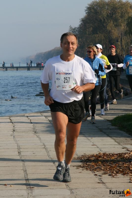 Balaton Maraton harmad maraton Siófok Krebsz Tibor, Esztergomi Futóművek Balaton Maraton 1/3 marathon futás Siófok, Krebsz Tibor, Esztergomi Futóművek