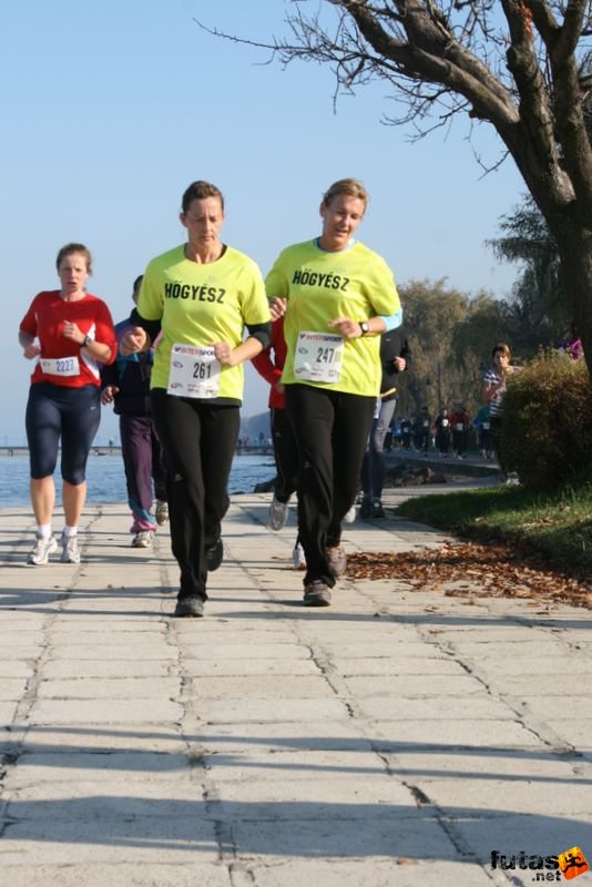 Balaton Maraton harmad maraton Siófok Kissné László Krisztina, Jung Márta, Hőgyészi SE Balaton Maraton 1/3 marathon futás Siófok, Kissné László Krisztina, Jung Márta, Hőgyészi SE