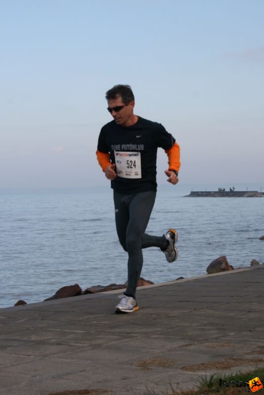 Balaton Maraton harmad maraton Siófok Varga Tibor dr., Hírös Futóklub Balaton Maraton 1/3 marathon futás Siófok, Varga Tibor dr., Hírös Futóklub