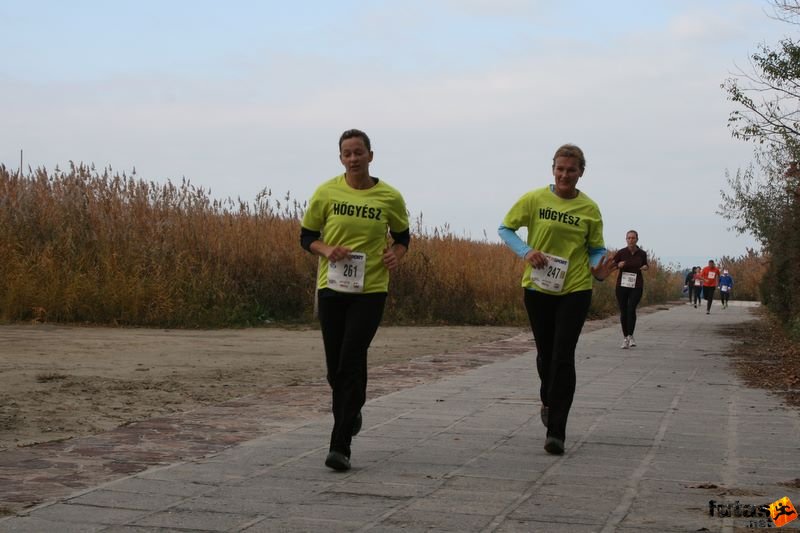 Balaton Maraton harmad maraton Siófok Kissné László Krisztina, Jung Márta, Hőgyészi SE Balaton Maraton 1/3 marathon futás Siófok, Kissné László Krisztina, Jung Márta, Hőgyészi SE