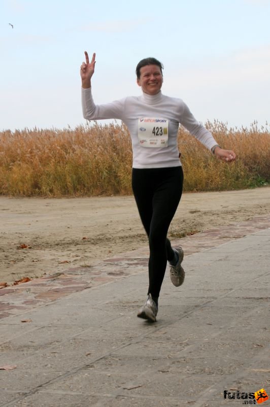 Balaton Maraton harmad maraton Siófok Csere Anita Dr., Erzsébetvárosi SE Balaton Maraton Intersport futóverseny Siófok, Csere Anita Dr., Erzsébetvárosi SE