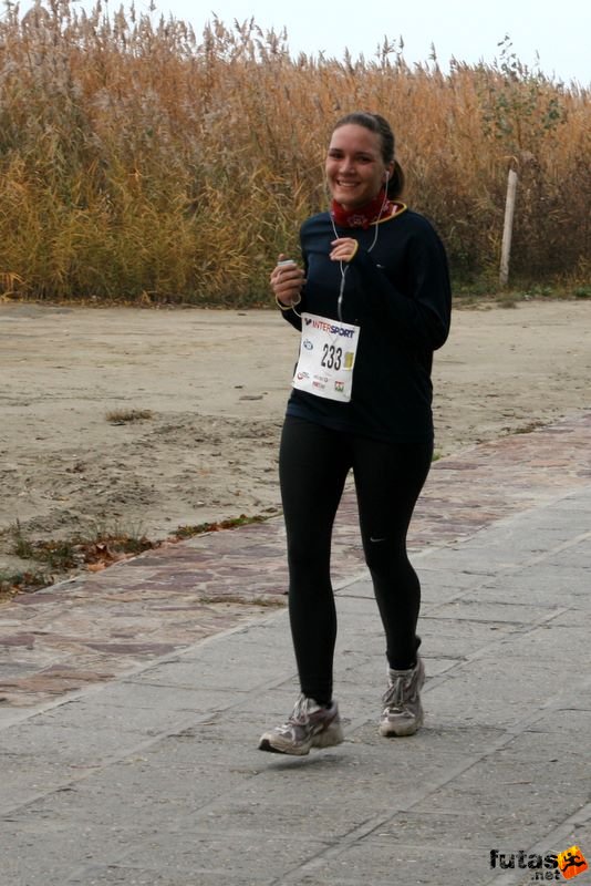 Balaton Maraton harmad maraton Siófok Gőbölös-Szabó Julianna, Esztergomi Futóművek Balaton Maraton Intersport futóverseny Siófok, Gőbölös-Szabó Julianna, Esztergomi Futóművek