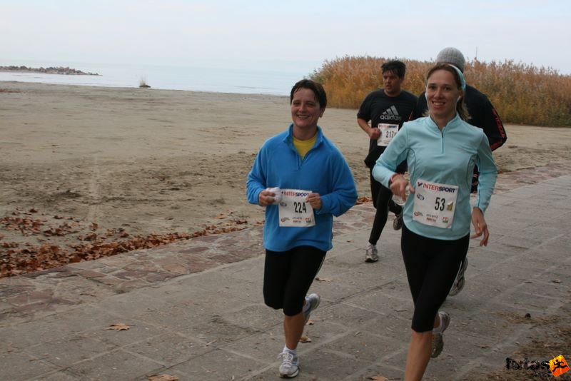 Balaton Maraton harmad maraton Siófok Fáczán Györgyi, Bohusné Nemes Krisztina, Budapest Balaton Maraton Intersport futóverseny Siófok, Fáczán Györgyi, Bohusné Nemes Krisztina, Budapest
