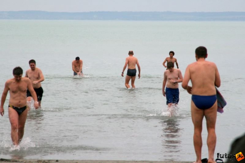 Balaton Maraton harmad maraton Siófok fürdőzés Balaton Maraton Intersport futóverseny Siófok, fürdőzés