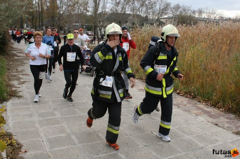 Balaton Maraton félmaraton Siófok Tóth Zoltán Hatvani Hivatásos Önkormányzati Tűzoltóparancsnokság, Varga Csaba Intersport Balaton Maraton félmaraton Siófok, Tóth Zoltán Hatvani Hivatásos Önkormányzati Tűzoltóparancsnokság, Varga Csaba