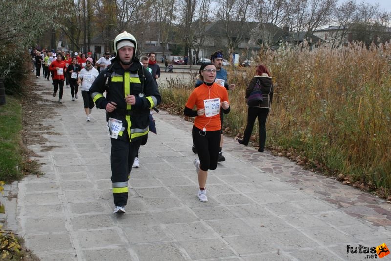 Balaton Maraton félmaraton Siófok Kocsis Péter, Simonfa , tűzoltó Intersport Balaton Maraton félmaraton Siófok, Kocsis Péter, Simonfa , tűzoltó