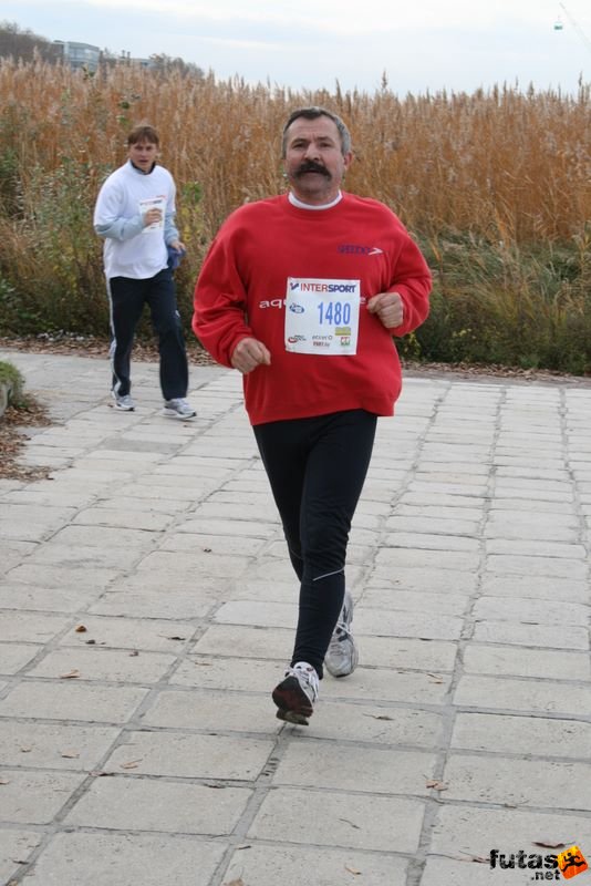 Balaton Maraton félmaraton Siófok Vincze Béla, Öt-Kőrösi Gátfutó, Kunszentmárton Balaton Maraton félmaraton futás Siófok, Vincze Béla, Öt-Kőrösi Gátfutó, Kunszentmárton