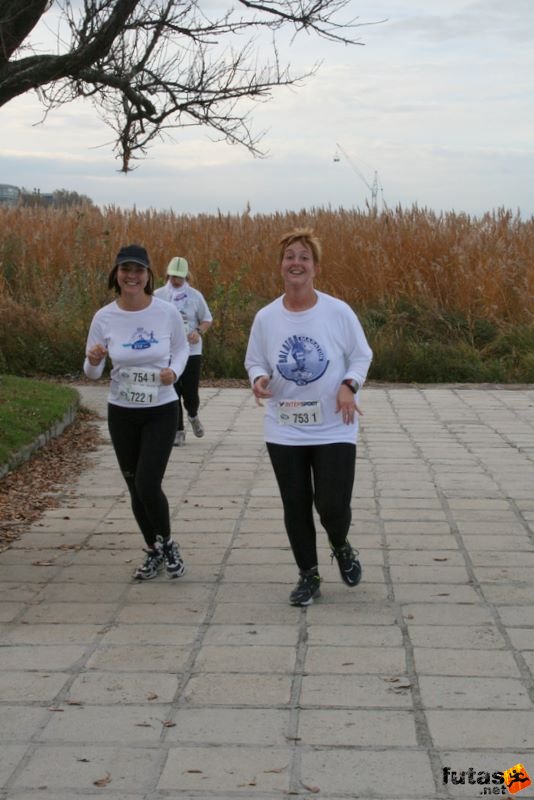 Balaton Maraton félmaraton Siófok Fruzsi és Tandi Balaton Maraton félmaraton futás Siófok, Fruzsi és Tandi