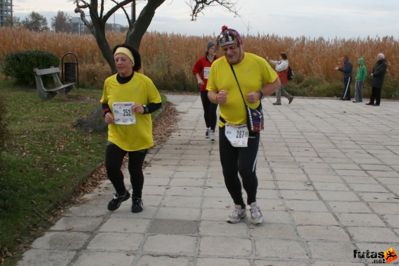 Balaton Maraton félmaraton Siófok Keszthelyiné Greksza Jolán, Tigyi László, Nudlik SE Balaton Maraton félmaraton futás Siófok, Keszthelyiné Greksza Jolán, Tigyi László, Nudlik SE