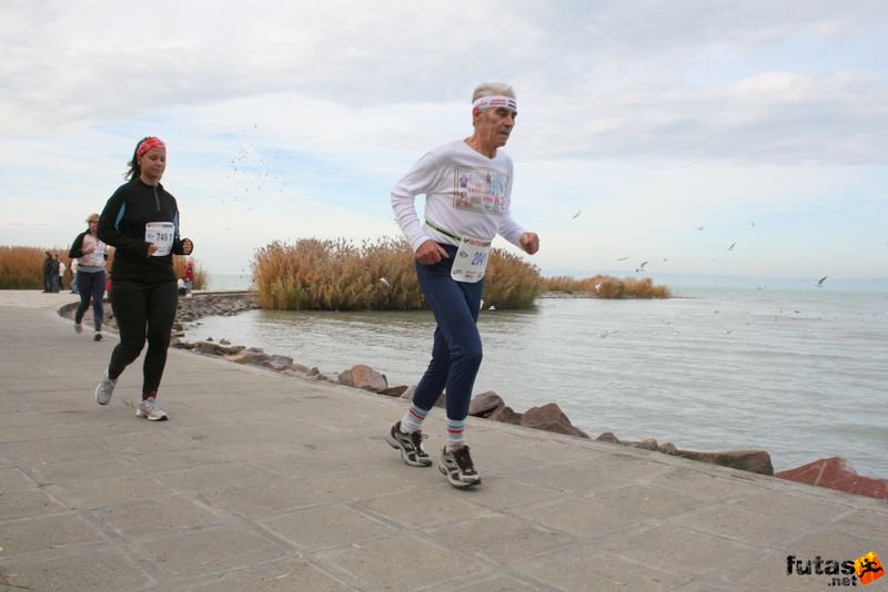 Balaton Maraton félmaraton Siófok Tumpek Sándor, Sprint Futóklub Tata Balaton Maraton félmaraton futás Siófok, Tumpek Sándor, Sprint Futóklub Tata