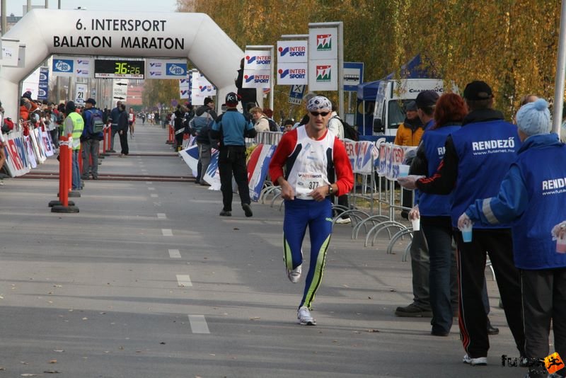Balaton Maraton félmaraton Siófok Ilisz Pál, Dunaújvárosi AC, Nagyvenyim Balaton Maraton félmaraton futás Siófok, Ilisz Pál, Dunaújvárosi AC, Nagyvenyim