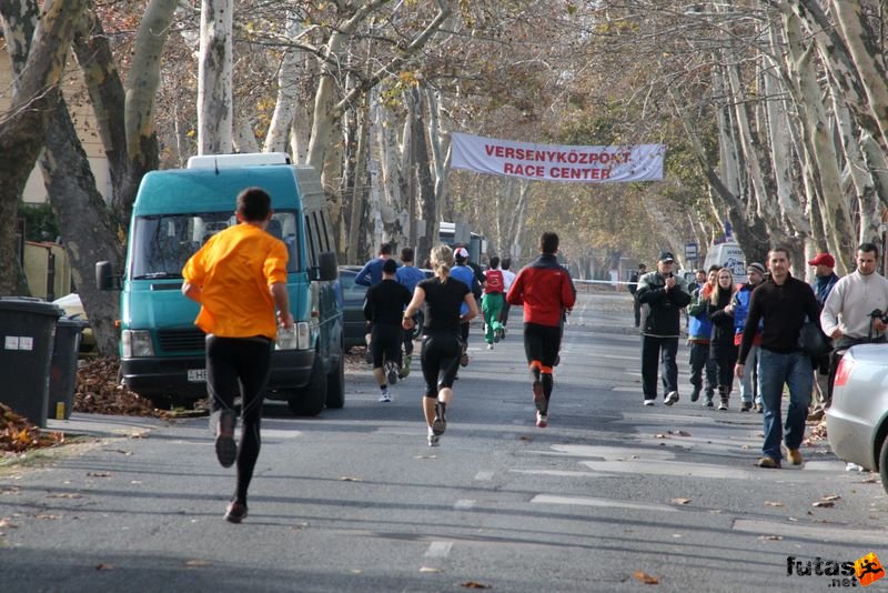 Balaton Maraton félmaraton Siófok Versenyközpont race center Balaton Maraton félmaraton futás Siófok, Versenyközpont race center