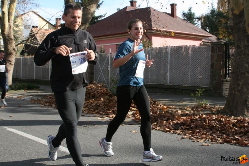 Balaton Maraton félmaraton Siófok Valgut Zoltán, Fekete Laura, Kanizsai Futóklub Balaton Maraton futók félmaraton Siófok, Valgut Zoltán, Fekete Laura, Kanizsai Futóklub