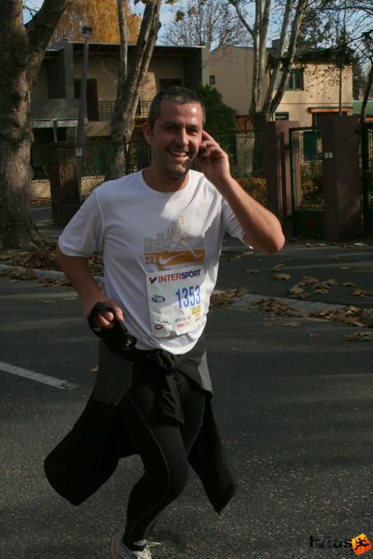 Balaton Maraton félmaraton Siófok Gregori Ákos tudósít, Szaratov II. Klub Tura, most éppen futok Félmaraton futás Balaton Maraton Siófok, Gregori Ákos tudósít, Szaratov II. Klub Tura, most éppen futok
