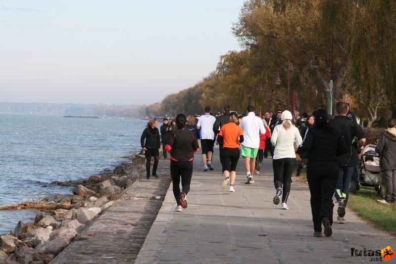 Balaton Maraton félmaraton Siófok futás a Balaton parton Félmaraton futás Balaton Maraton Siófok, futás a Balaton parton