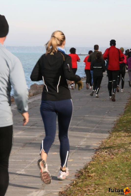 Balaton Maraton félmaraton Siófok Kalenji futófelső Félmaraton futás Balaton Maraton Siófok, Kalenji futófelső